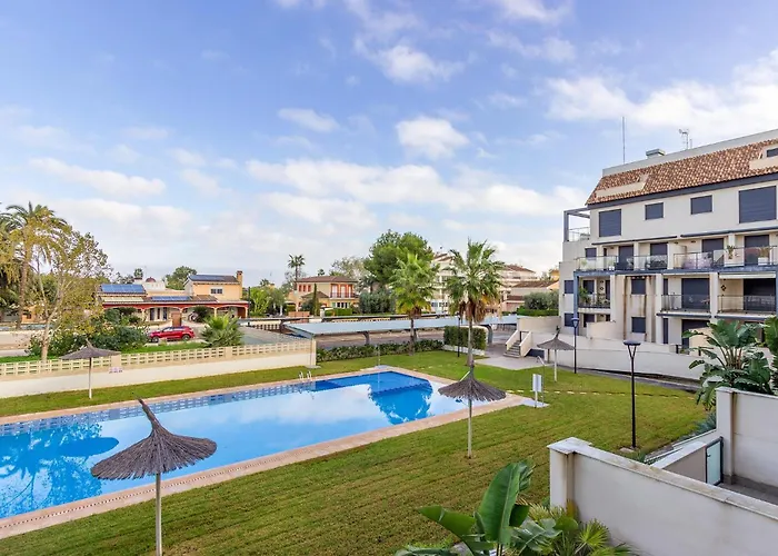 1 Bedroom Lovely In Lägenhet Denia