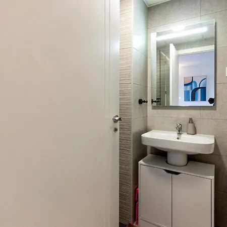 Apartament 1 Bedroom Lovely In *
